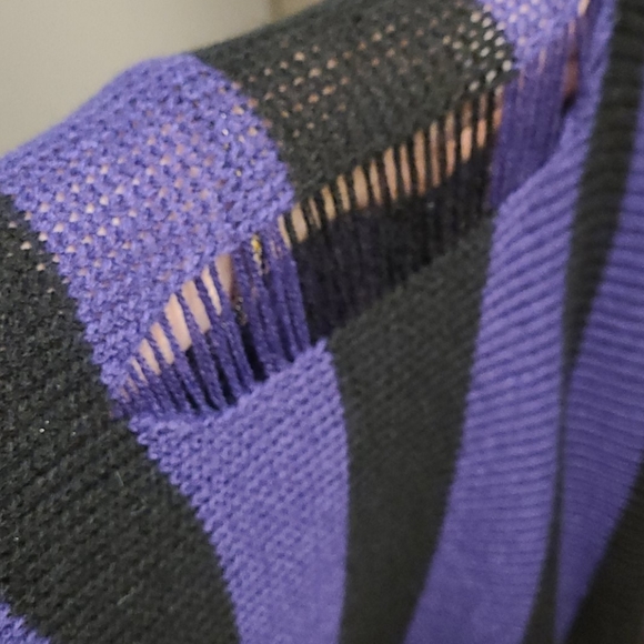 Green/black Distressed Oversize Sweater - Picture 9 of 15